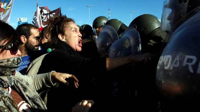 Violentos incidentes durante la huelga general en Argentina