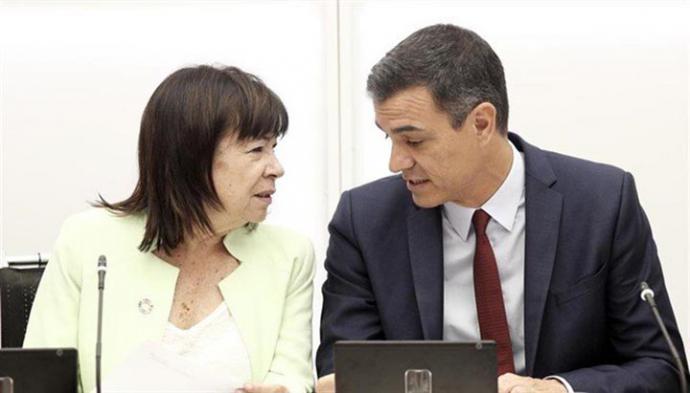 Cristina Narbona y Pedro Sánchez