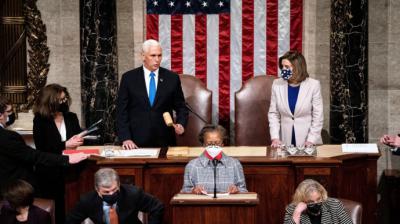 Mike Pence y Nancy Pelosi presiden la sesión conjunta en el Capitolio 