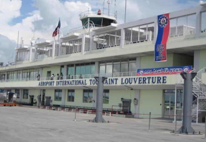 Haití cierra su aeropuerto tras asesinato del presidente Moïse