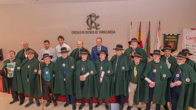 La Cofradía de los Cocidos de Cantabria celebró su Gran Capítulo
