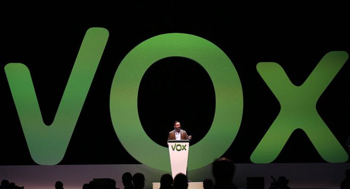 Vox celebra el primer aniversario de su relanzamiento político con la defensa de los Franco y una cascada de dimisiones