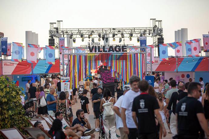 La Térmica Village recibe a más de 3.000 personas en Benalmádena en una noche de cultura alternativa