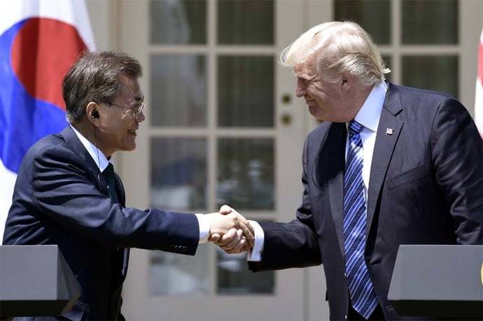 El presidente surcoreano Moon Jae-In y su homólogo estadounidense, Donald Trump.

