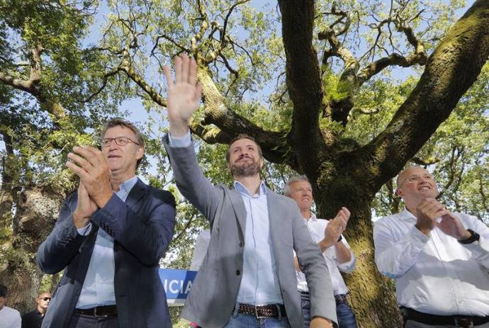 Feijóo recuerda a Casado que 'la suma en Galicia es el PP'