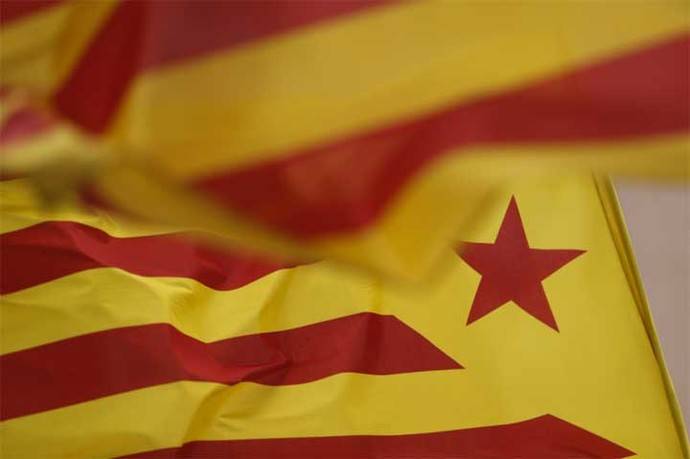 Declaran inconstitucional referendo independentista catalán