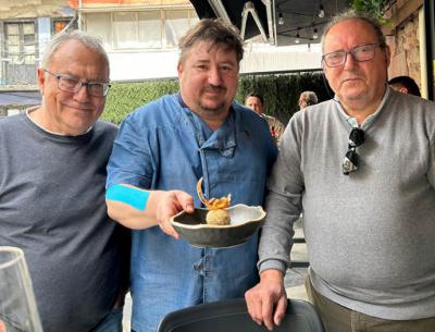 Alex Fernández en el centro, con José Manuel Pellejero y Luis Cordero