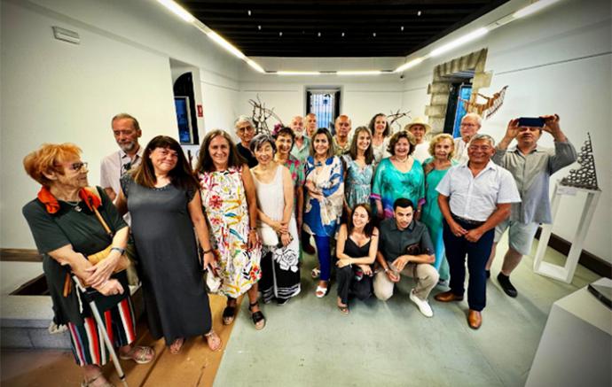 La alcaldesa de San Lorenzo inaugura 'MÍNIMO TAMAÑO GRANDE', 2024 – Exposición, vuelve con esculturas a San Lorenzo de El Escorial