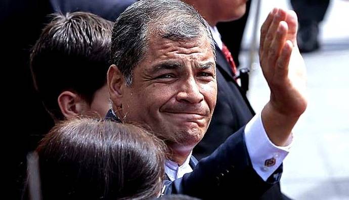Ex presidente Correa se resiste a abandonar la primera línea política de su país