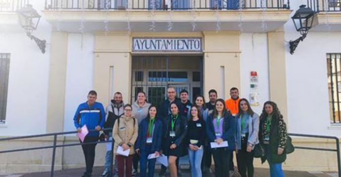 Se incorporan otros trece jóvenes al plan de empleo local de Alcalá del Río