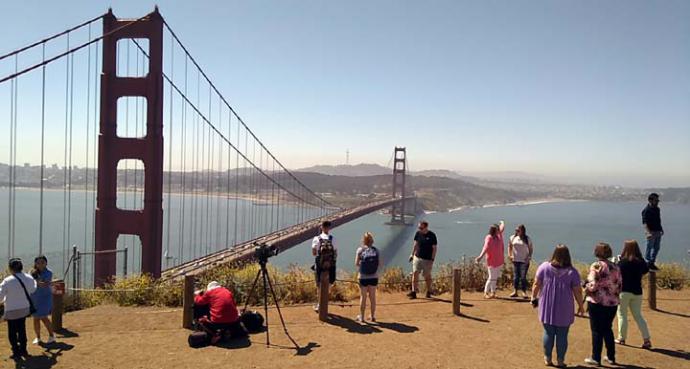 El Golden Gate cumple 81 años cruzando la bahía de San Francisco