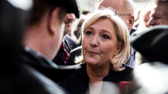 Marine Le Pen mide sus fuerzas para refundar la ultraderecha francesa