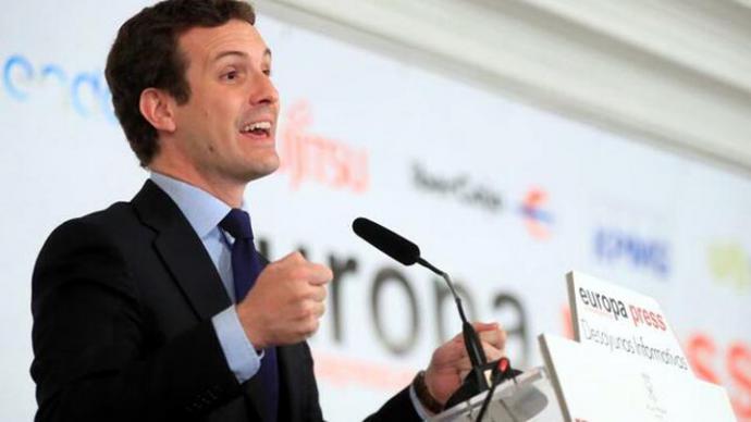 Casado critica que Rivera pelee por liderar la oposición y 'plagie' su programa