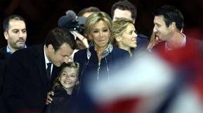 Macron: Así celebró el triunfo su esposa Brigitte