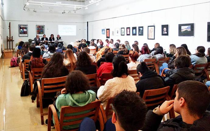 Sánchez Hernández presenta su libro sobre la Escuela de Artes y Oficios editado por la Diputación