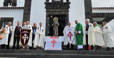 Portugal : La imagen del apóstol Santiago espera a los peregrinos en Vila Franca do Campo