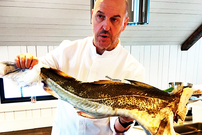 El chef Iñigo Urrechu y el bacalao skre