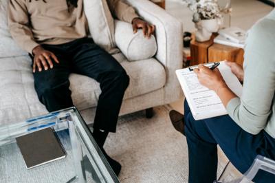 Psicoterapia: Un Camino de Autocuidado que Hoy También Puedes Recorrer Online
