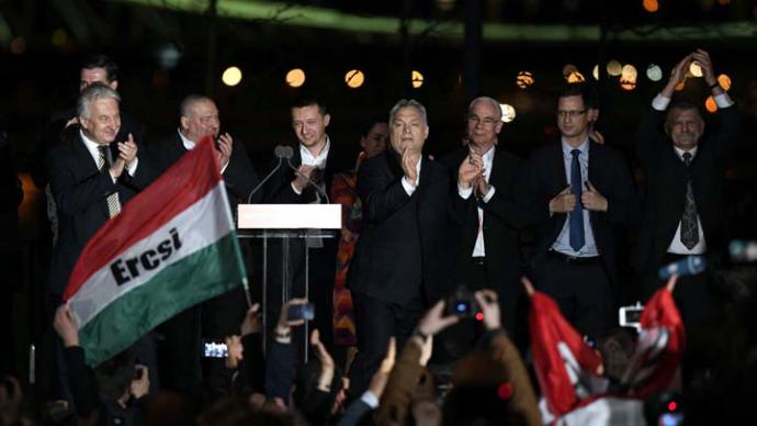 Hungría otorga cuatro años más al premier nacionalista Viktor Orban