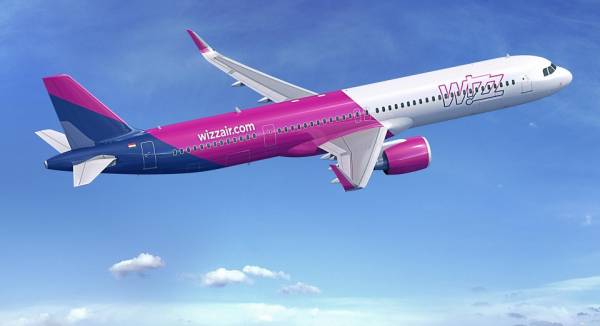 Wizzair, entre las aerolíneas que no cumplen la normativa, según Facua.