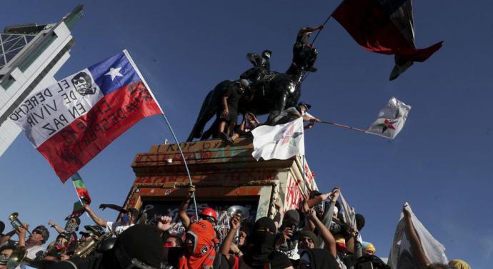 Renacen con fuerza las protestas en Chile en contra del accionar de la policía militarizada