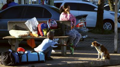 Más de 100 venezolanos abandonan Brasil tras linchamiento de inmigrante