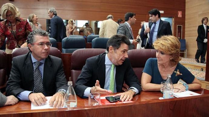 Francisco Granados, Ignacio González y Esperanza Aguirre, en el Debate sobre el Estado de la Región de 2009. / madrid.org