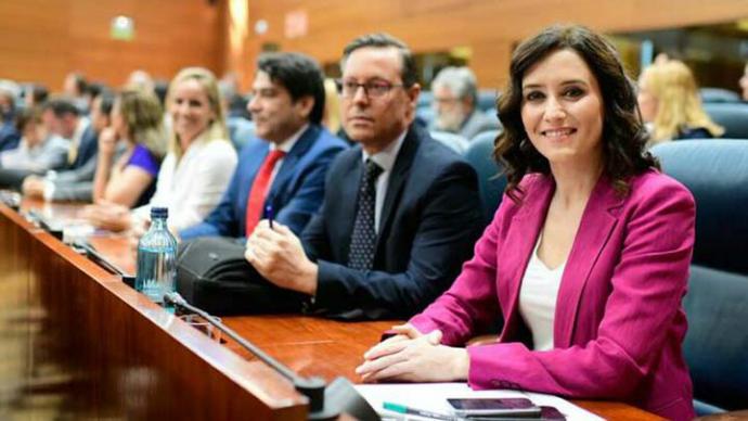 La bancada del PP en la Asamblea de Madrid, con Isabel Díaz Ayuso en primer plano. / PP