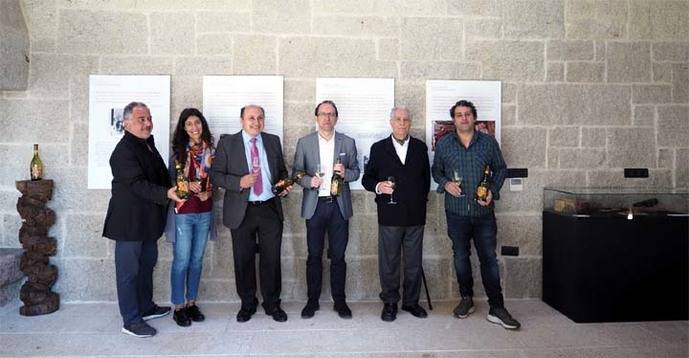 Bodegas Marqués de Vizhoja inauguró la exposición “Camilo José Cela. El elogio del vino de un Nobel”