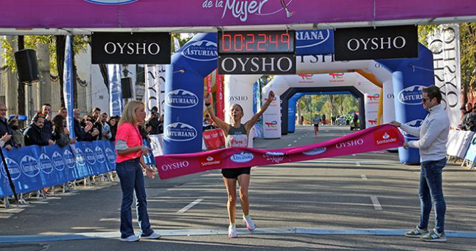 Deporte, música y emoción en una mañana que convirtió a Sevilla en capital del fitness