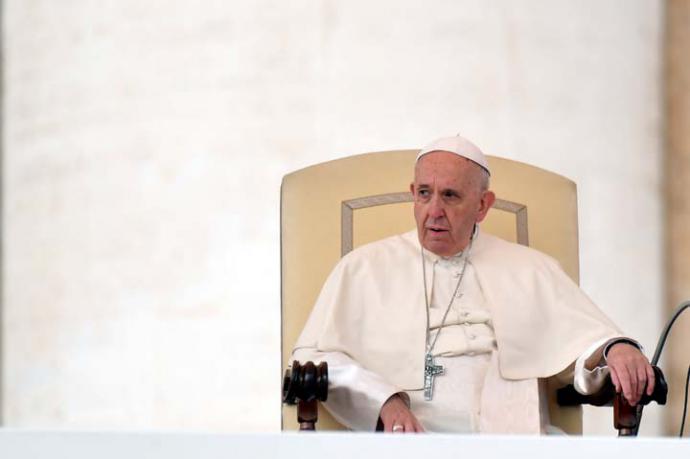 Papa Francisco asume 'graves equivocaciones' en caso de pedofilia en Chile
