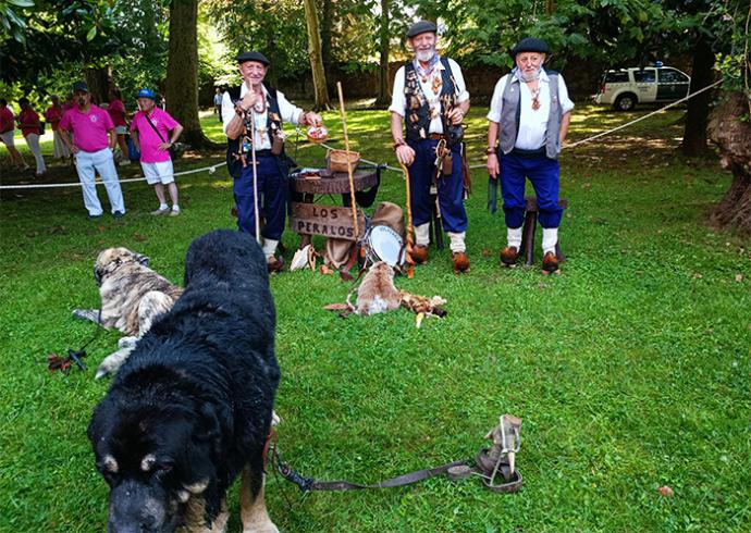 Cabezón de la Sal se inundó de folclore y tradiciones regionales en el Día de Cantabria