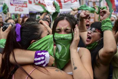 En Argentina, la Cámara de Diputados aprueba la legalización del aborto
