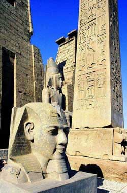 Luxor de Egipto presenta nuevas rutas en FITUR con vuelos chárter desde España