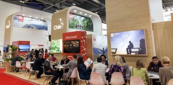 En la imagen de archivo, el stand de Chile en la feria de turismo FITUR, 2017