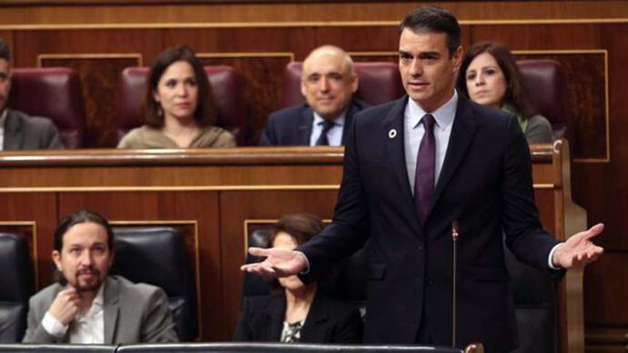 Sánchez tiende a Casado la mano para el diálogo durante la legislatura y le pide que deje de ser 'el eco de la ultraderecha'