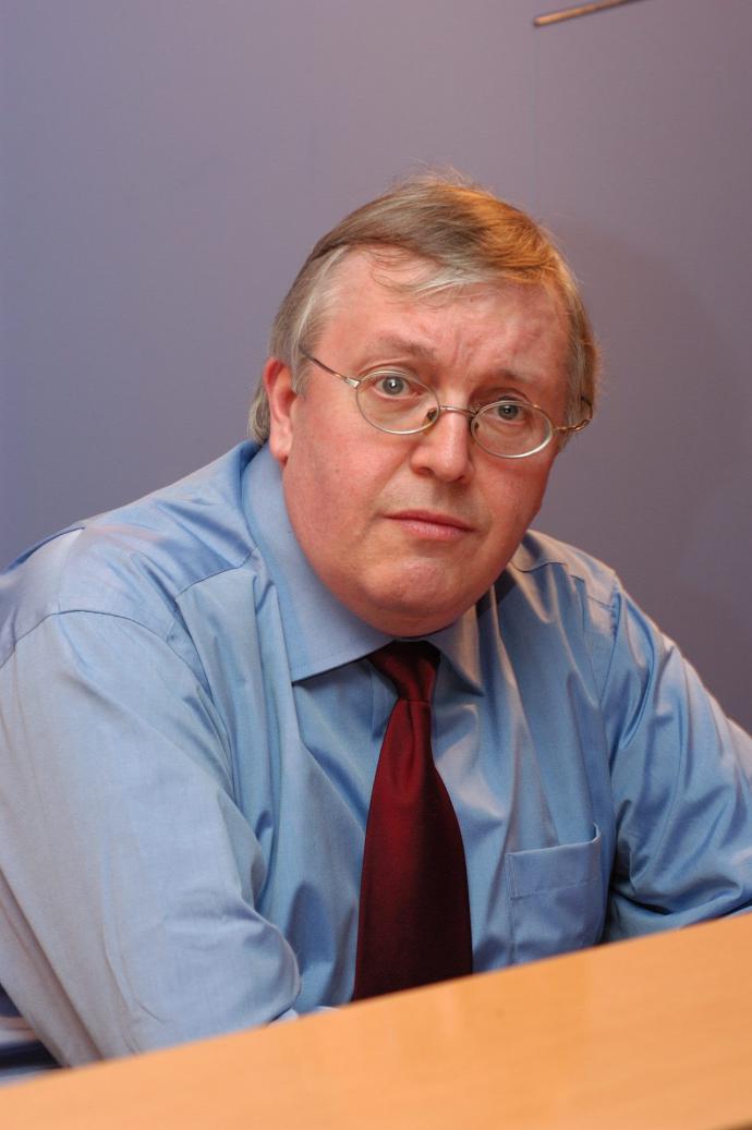 El historiador Paul Preston nuevo Doctor Honoris Causa por la Universidad de Granada