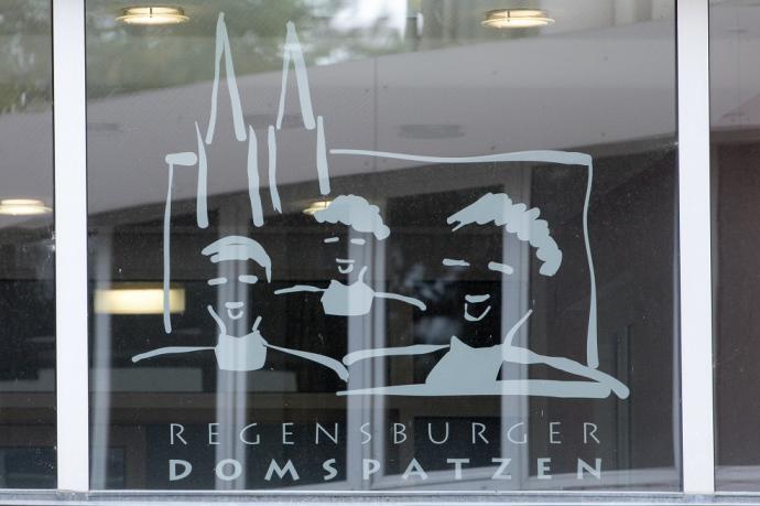 Logo del coro de niños de Regensburger Domspatzen.