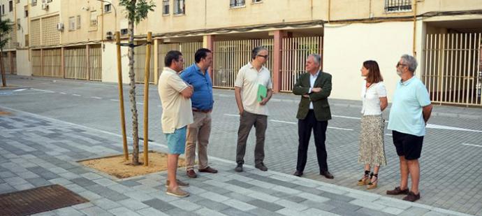 Adiós al abandono, el barrio sevillano del Tiro de Línea estrena un nuevo espacio para los vecino