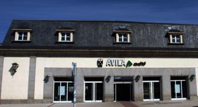 El hijo de Zeus y la hija de Ávila