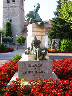 Galapagar ha dedicado a Benavente un monumento 