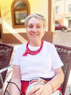 Margarita Saldarriaga, colombiana: El arte de la joyería/bisutería textil