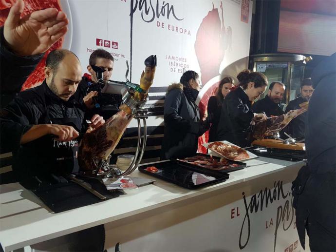 Degustación en el céntrico Teatro Capitol, en plena Gran Vía de Madrid (Foto: Alexandra Alvarado (EMG)