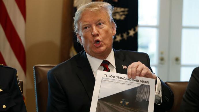 Trump critica la investigación del FBI sobre si él trabajó para los rusos