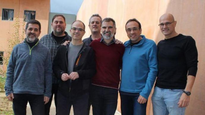Entre los políticos y líderes independentistas enjuiciados están (de izq. a derecha) Jordi Sánchez, Oriol Junqueras, Jordi Turull, Joaquim Forn, Jordi Cuixart, Josep Rull y Raül Romeva. 