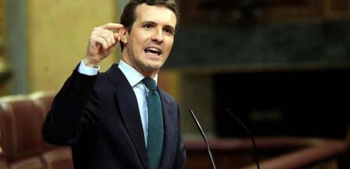 Casado: El Gobierno intenta clavar la espada a la Constitución por la espalda  