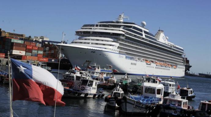 Crucero con 3.300 pasajeros recaló en Valparaíso, Chile