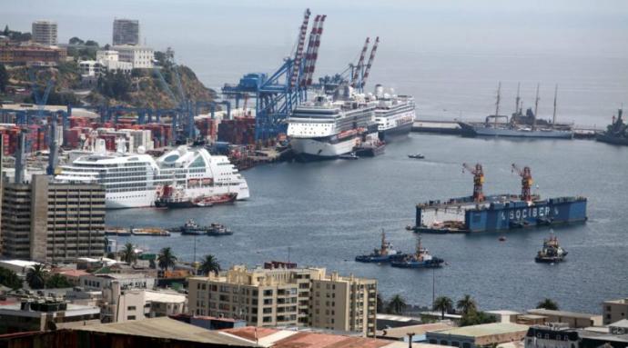 Crucero con 3.300 pasajeros recaló en Valparaíso, Chile