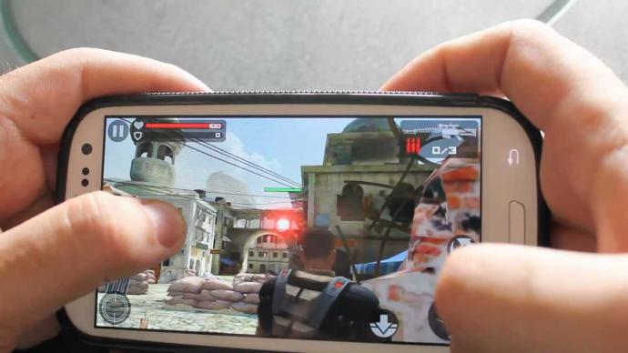 Los cuidados a tener en cuenta para descargar juegos en los celulares Samsung