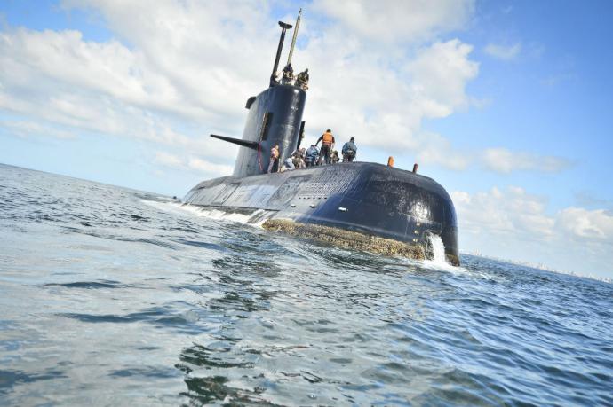 Estudian si objeto de 55 metros de largo es submarino argentino desaparecido